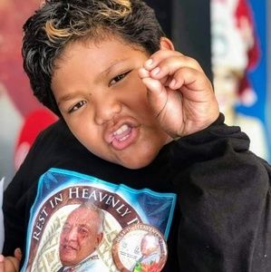 Meet your Posher, Isakara